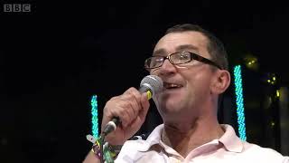 Blur - Parklife (ft. Phil Daniels) (Glastonbury 2009)