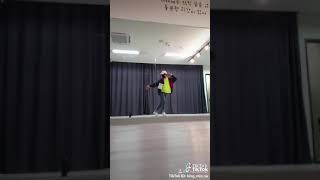 Pessoas Dançando Hear Me Now3