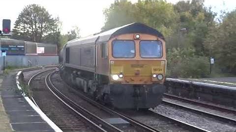 66724 + 66723 pass Maidstone West with the 3W75 RHTT