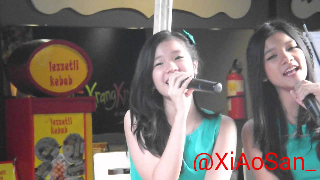 Teenebelle - Tersenyumlah at Bandung
