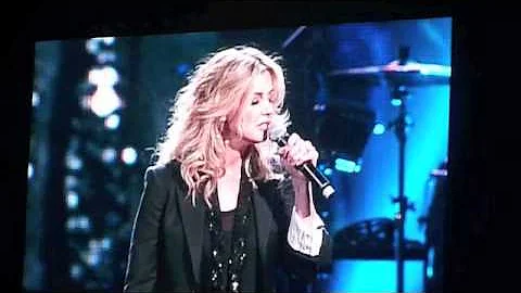 Sandra Bullock introducing Faith Hill, Stronger