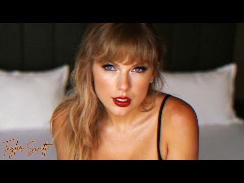 Make Sure You're AIone Before Looking At Taylor Swift's These Pics