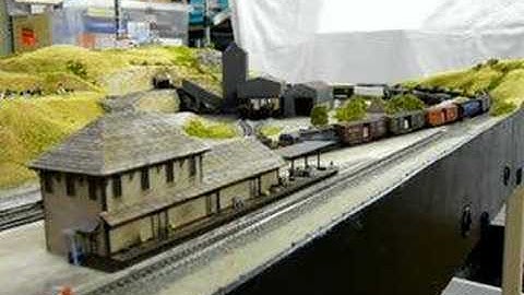 Z Scale Z-Bend trains