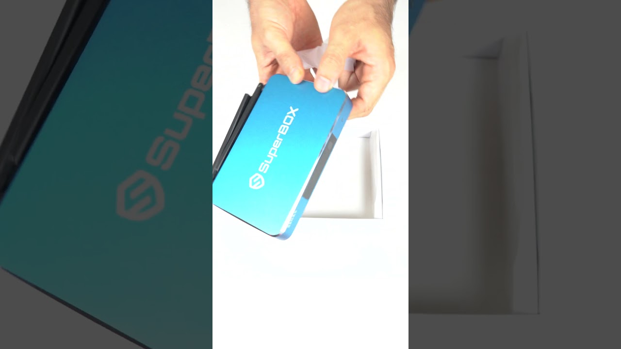 Unboxing SuperBox S5MAX IPTV Android Box
