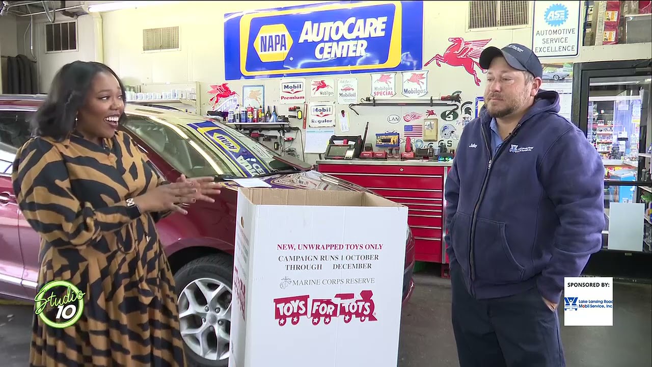 Lake Lansing Road Mobil вносит свой вклад в игрушки для малышей