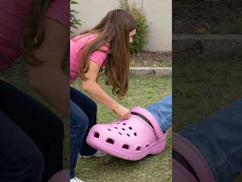 ELA NUNCA TIRA OS SAPATOS NOVOS DELA