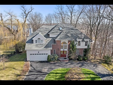 30 Pine Drive N, Roslyn, NY home video tour