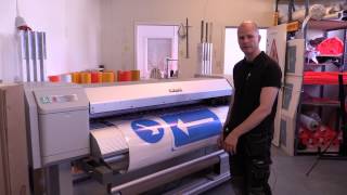 Making Signs with TrafficJet™: Flatbed Plotter Cutting Sign Faces