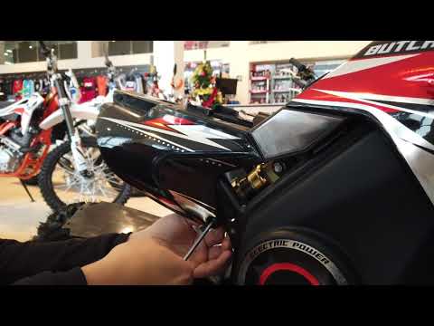 Снятие заднего бокового крыла BUTCH X1 X2 rear side plastic cover removing takeoff change