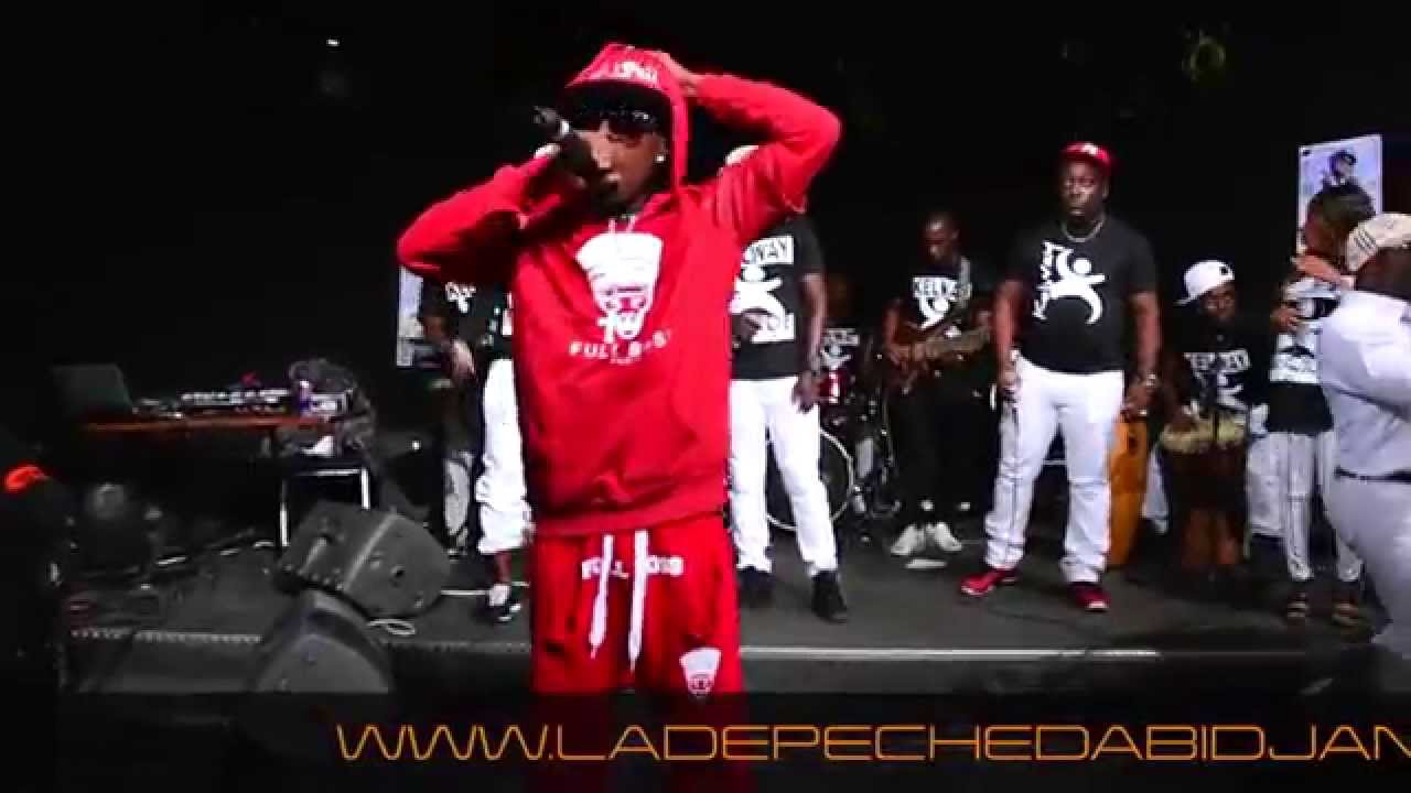 PETIT DENIS EN CONCERT À PARIS EXTRAIT (Exclusivité) YouTube