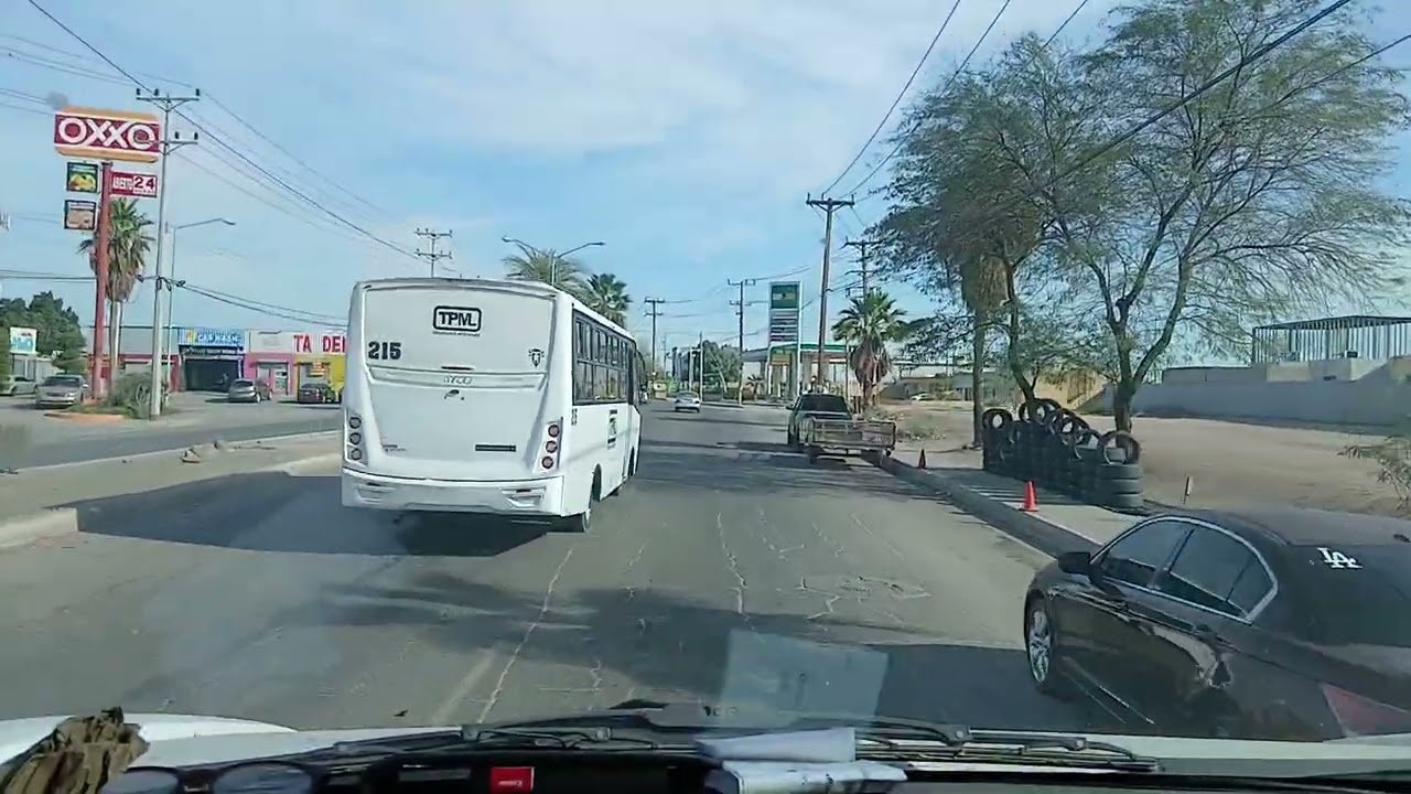 En la gomez morin me encontre un segidor que me saludo desde su carro 