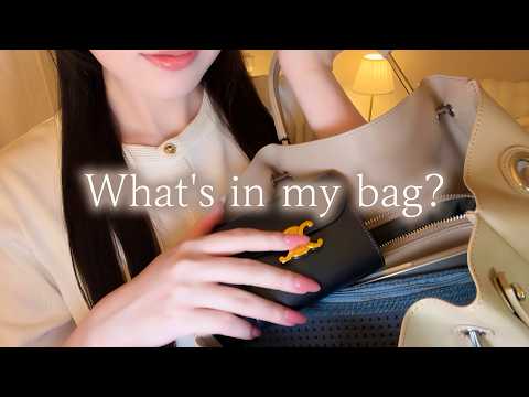 【ASMR(字幕あり☑️)】バッグの中身を紹介👜🤍囁き声+音フェチ　What's in my bag?