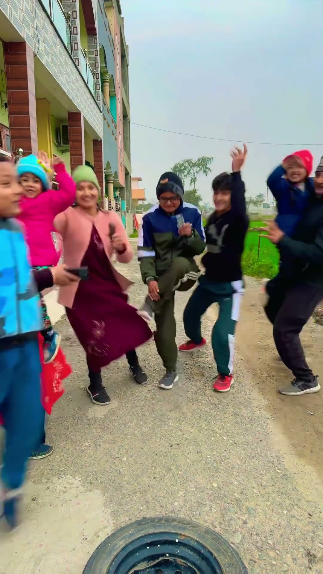 How Many People In This Shorts ?? #shorts #trending #ytshortsindia #funny #comedy #ytshots