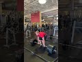 Deadlifting with the whole gym mirin!
