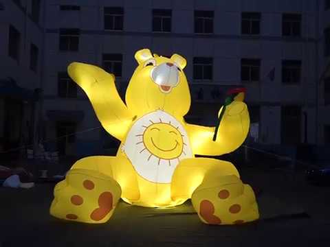 inflatable world Giant Inflatable LED light Bear With Flowers