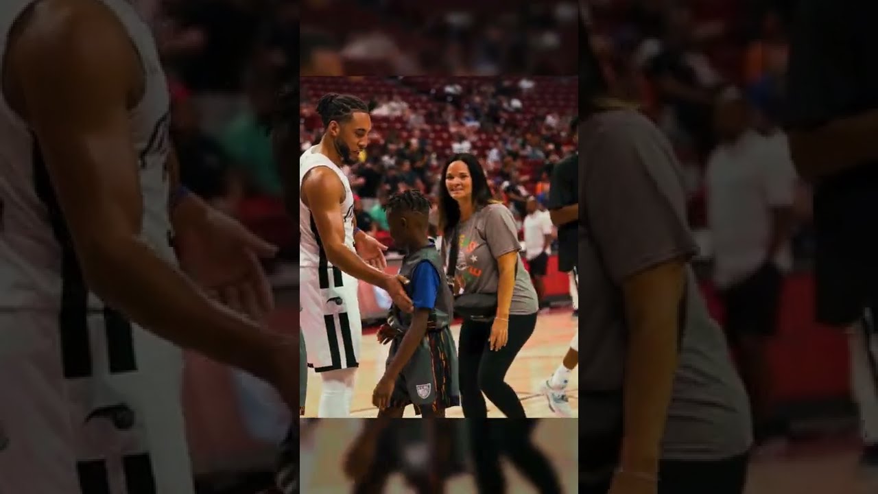 Devin Cannady High-Fiving Kids at Halftime #shorts - YouTube