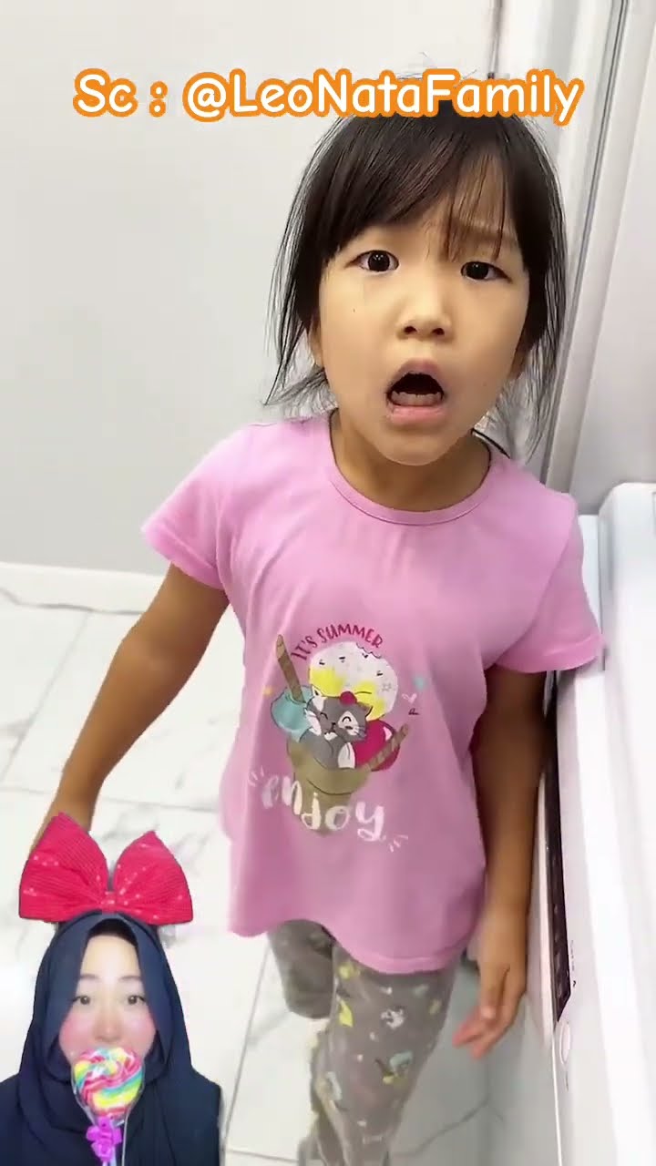MAMA KOQ DIEM AJA SII ⁉️ tapi ternyata dia Hantu , mamaku di bawa ? @LeoNataFamily #shorts #funny