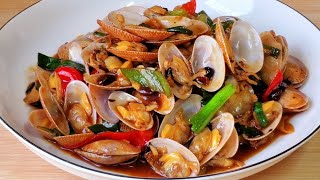 豉椒炒花甲 鮮甜惹味 Stir fried clams with fermented soybeans and chili peppers