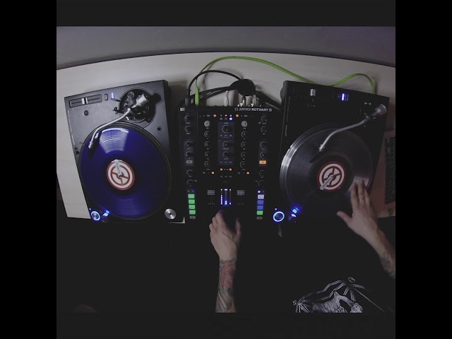 Guarda Dr. DRE beats In the Mix! su YouTube Guarda Dr. DRE beats In the Mix! su YouTube
