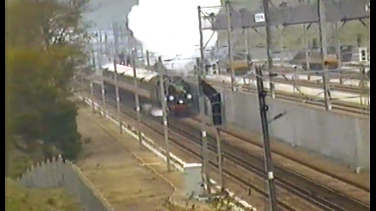 Dollands Moor   Class 319's 07 05 94