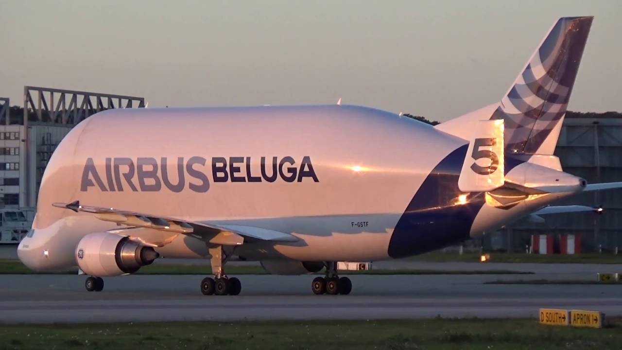 BELUGA Action at Airbus Plant Hamburg Finkenwerder - YouTube