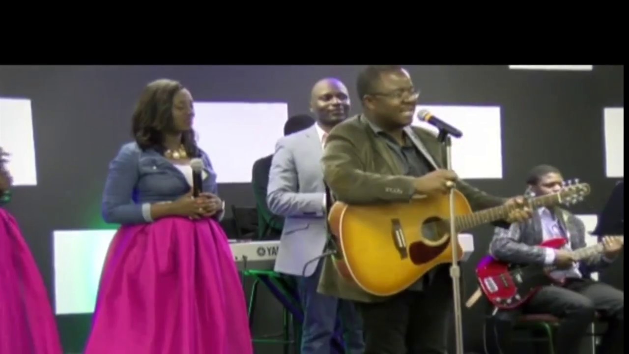 Mira Patinonamata (Live @ Rise Fellowship, Texas) en YouTube Mira Patinonamata (Live @ Rise Fellowship, Texas) en YouTube