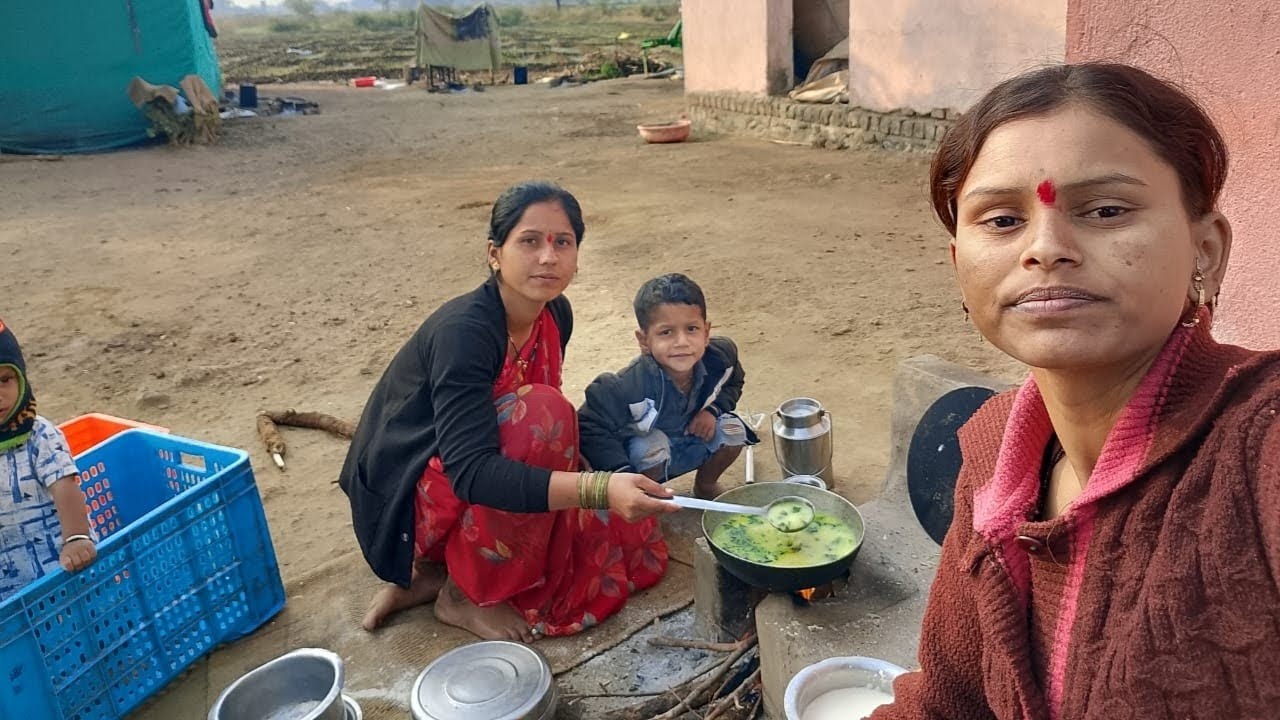 सकाळी सकाळी मस्त गरमा गरम बाजरीच्या भाकरी आणि कढी चा बेत 🥰