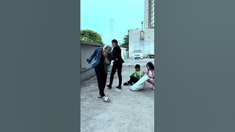 Protect the weak girl [CONDA NGUYEN] #condanguyen #kindness #goodman #hero #action #help #respect