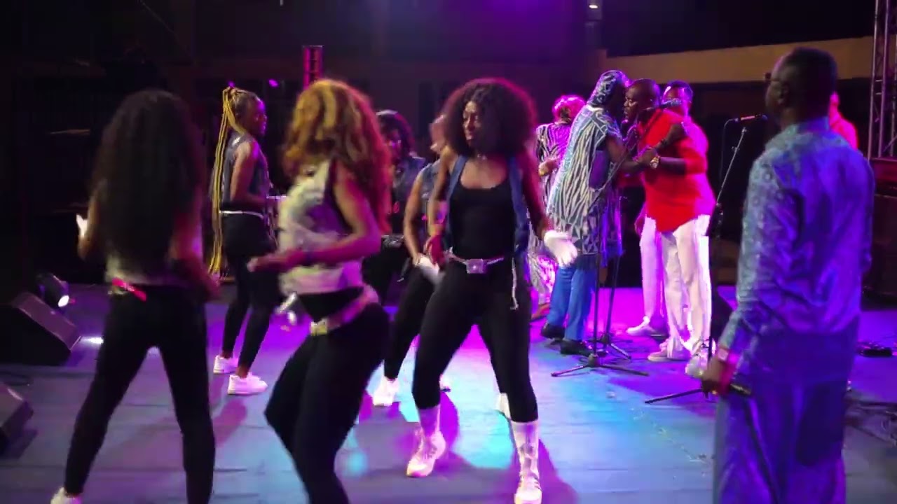 PETIT PAYS  -  Clichés concert de Brazzaville