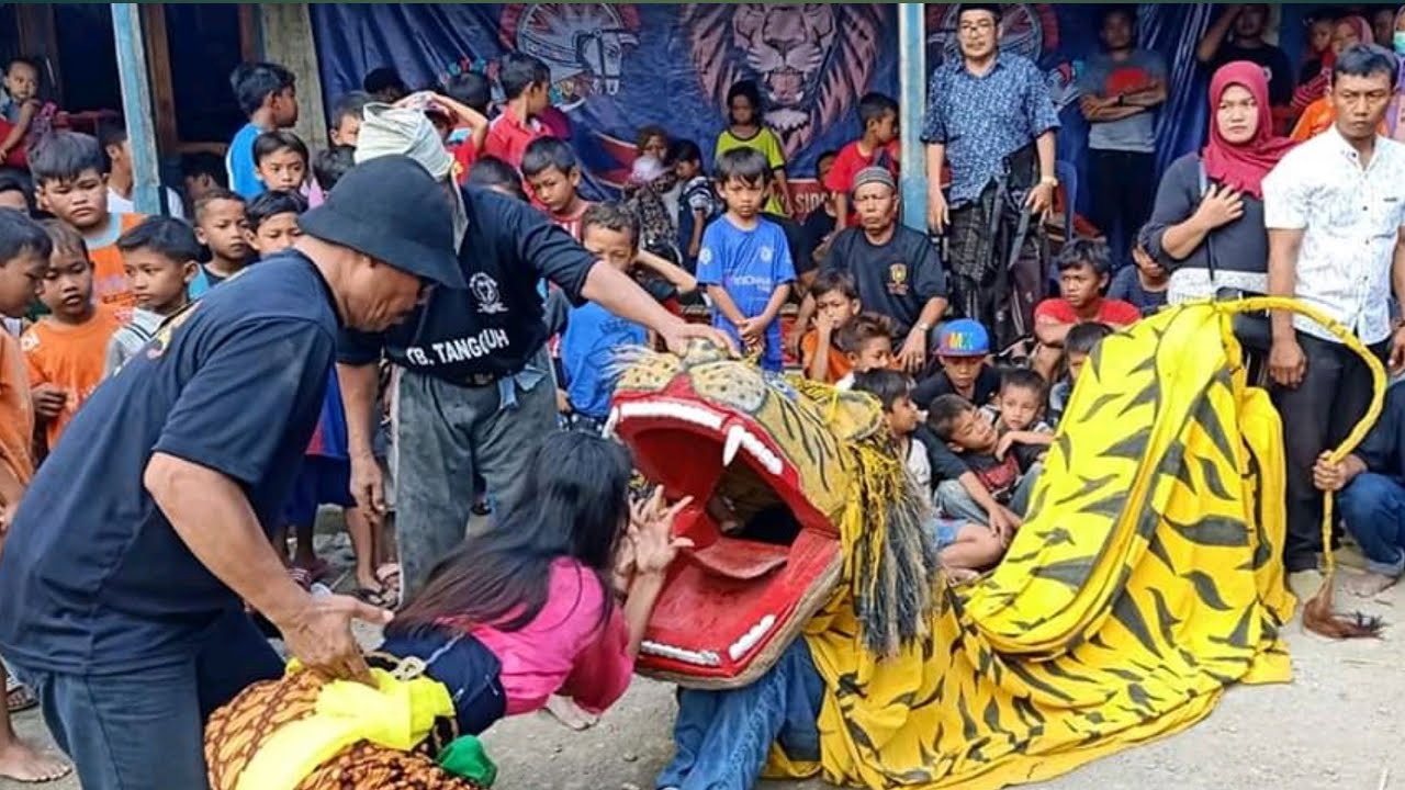 Barongan lapar Makan Manusia Slamet Budoyo Sido Muncul