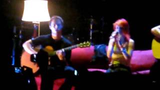 Paramore live misguided ghost. xD
