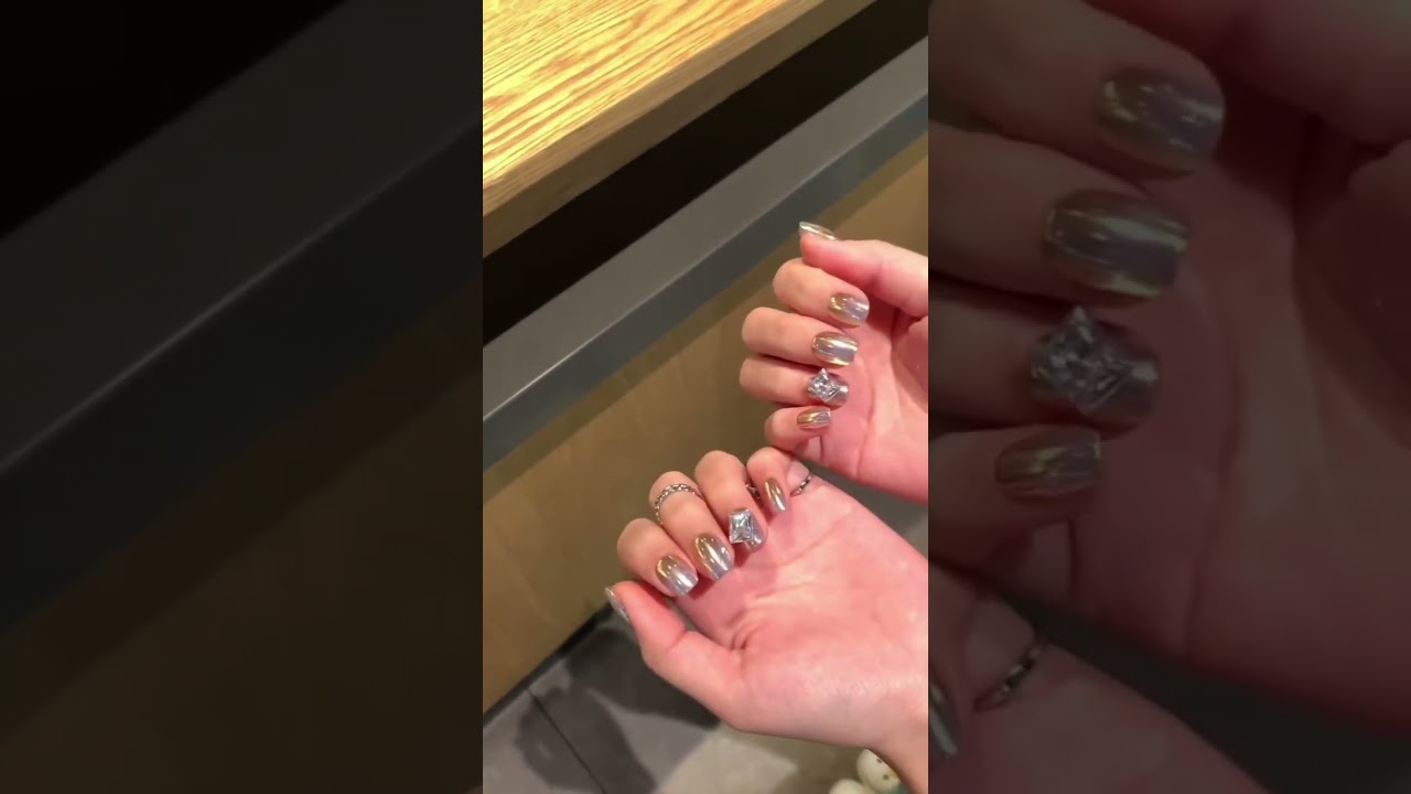 Silver Metal Sparkling Diamond Press On Nail