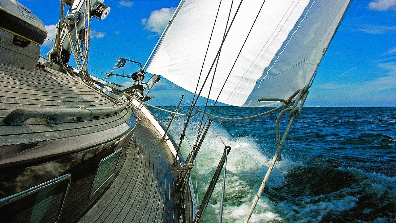 ⁣How to Calculate Current Direction When Sailing