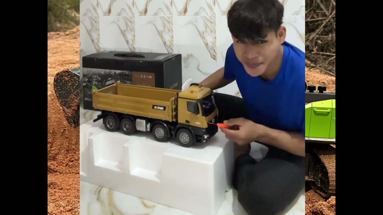Unboxing the dumb truck RC Huina 1536!!