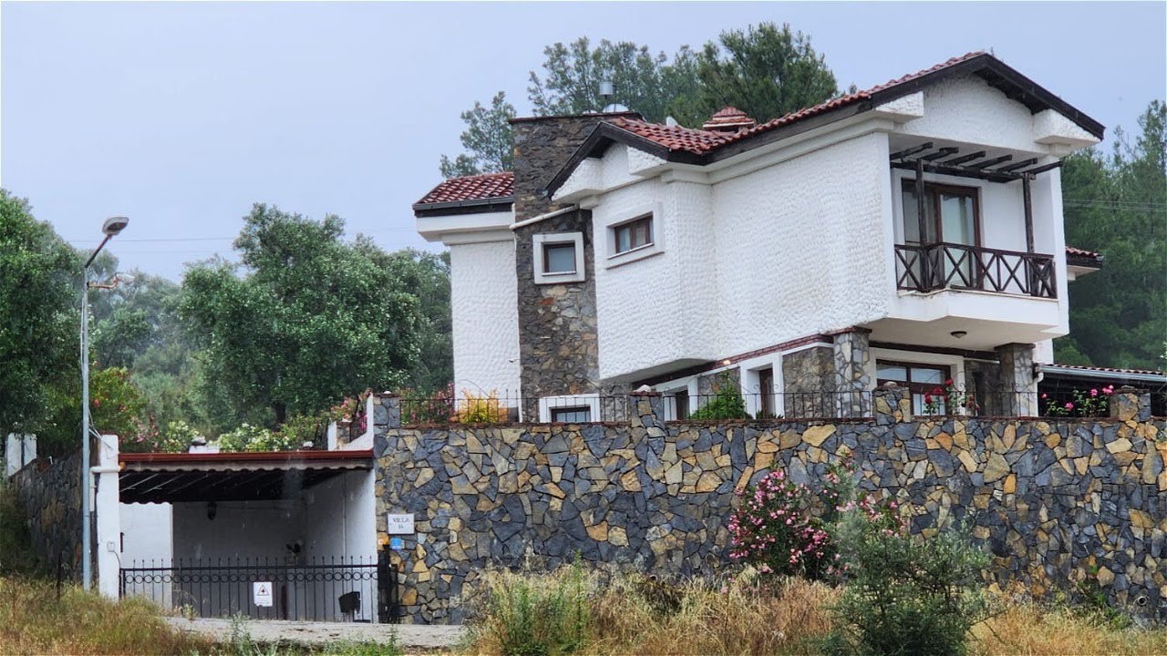 Seydikemer Arsa Köyünde 1.503 ve 1.187 Metrekare Satılık Arazi ve Bahçe