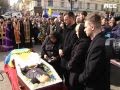 Похорон Василя Аксенина. Старенька мати прокляла Януковича та Путіна