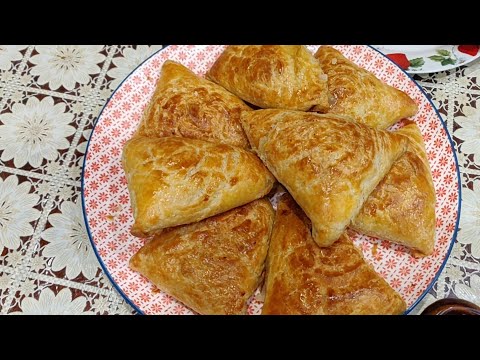Video: Pizza Ya Thai Na Broccoli, Uyoga Na Pilipili Nyekundu