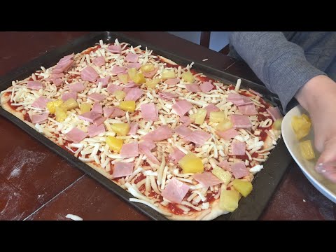 Video: Ang Pizza Na May Ham At Pinya