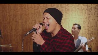 TAK PERNAH PADAM ( SANDHY SANDORO COVER BY PASSION )