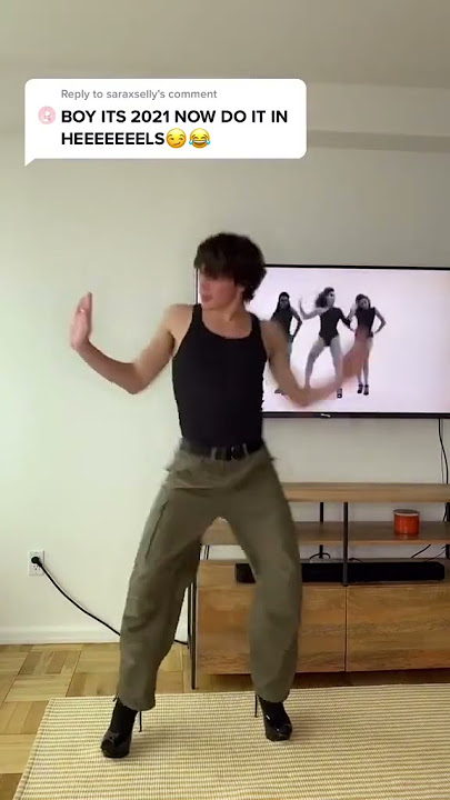 He is in Heels to Dance to Single Ladies 👠🕺🏻