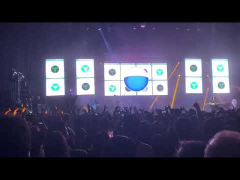 New Order - Bizarre Love Triangle en vivo en Chile 09.01.19 Teatro Caupolican