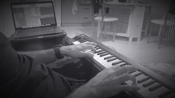 Spectronics  keyscape piano with macbook air m1, korg micro key air 61