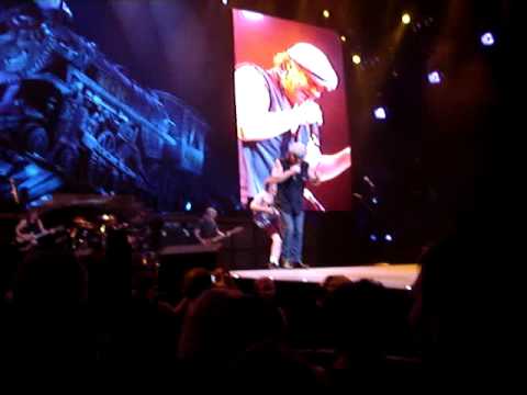 ACDC - War Machine (Boston 2008) - YouTube