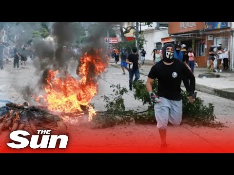 LIVE: Colombian unions & students hold anti-government protest.