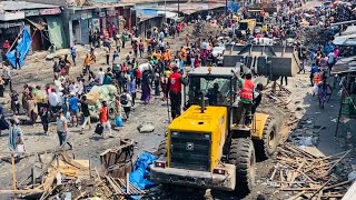 URGENT : CHOC DÉMOLITION AU MARCHÉ ZANDO, BOKASA TOMBÈ SOUS LES APPLAUDISSEMENTS DE LA POPULATIONS 