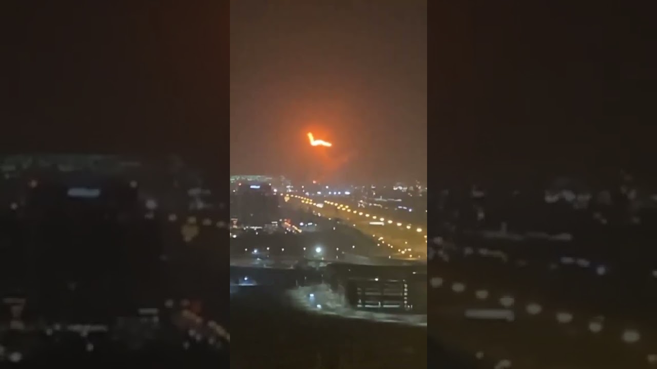 Major explosion and fire at Jebel Ali Port, Dubai, UAE - large explosion