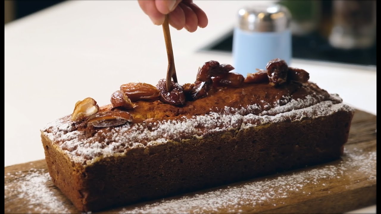 Κέικ με χουρμάδες χωρίς ζάχαρη, από τον Στέλιο Παρλιάρο| Olivemagazine.gr |