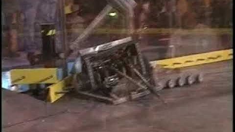 BattleBots Season 2.0: One Tin Soldier vs War Machine part 1