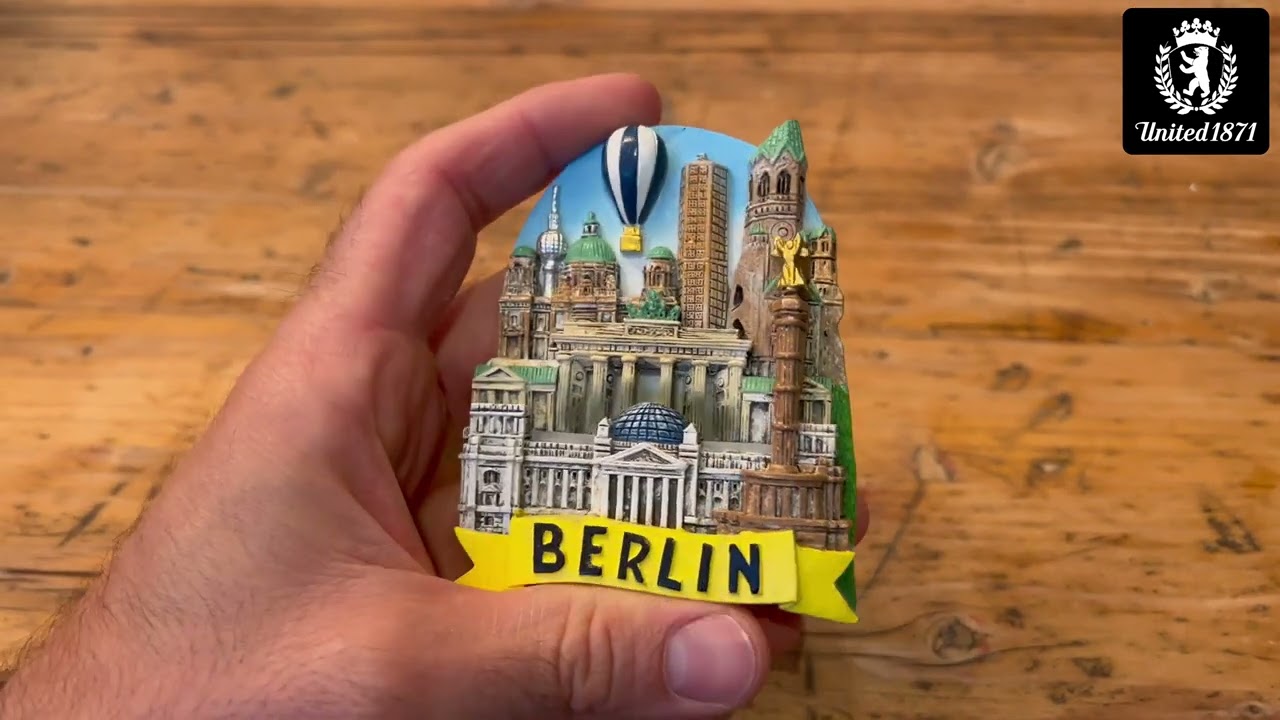 Entdecke Berlin neu mit United1871: Einzigartige handbemalte Polyresin Magnete!