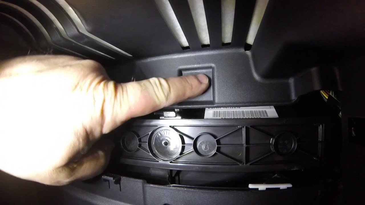 2013 Jeep Grand Cherokee Cabin Filter - YouTube